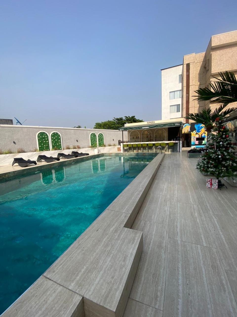 Sujimoto Residences Macdonald Lagos Dış mekan fotoğraf